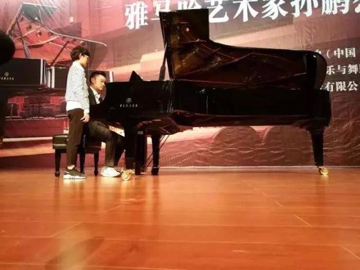 【回顾】2017yl6809永利亚洲音乐奖学金-岭南师范学院颁奖典礼暨yl6809永利艺术家孙鹏杰钢琴独奏音乐会及大师班活动成功举办